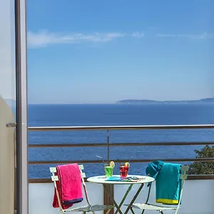 https://aiguebelle-lavandou.fr-provencehotel.com